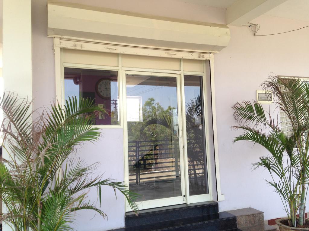 Oyo 4355 Goodland Inn Chennai Exterior foto